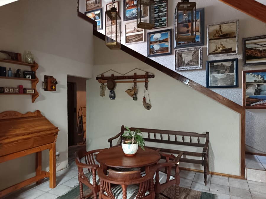 6 Bedroom Property for Sale in Cashan North West
